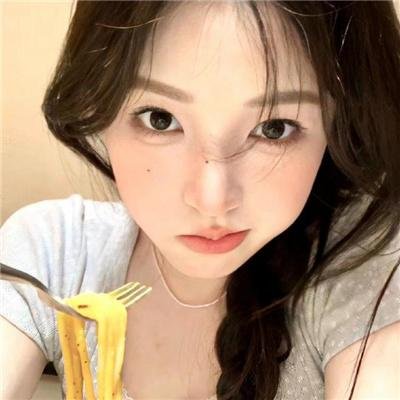 少女与海怪封面